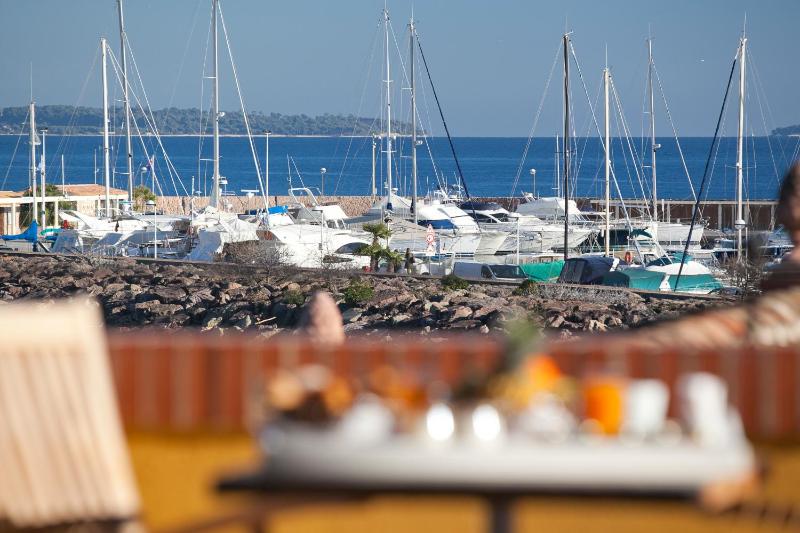 Junior Suite Panoramic with Sea View image 1