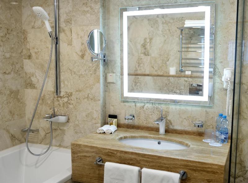Superior Suite image 4