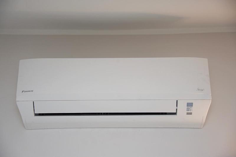 Twin Room image 4