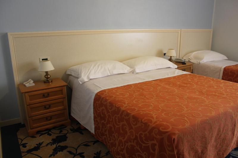 Triple Room image 3