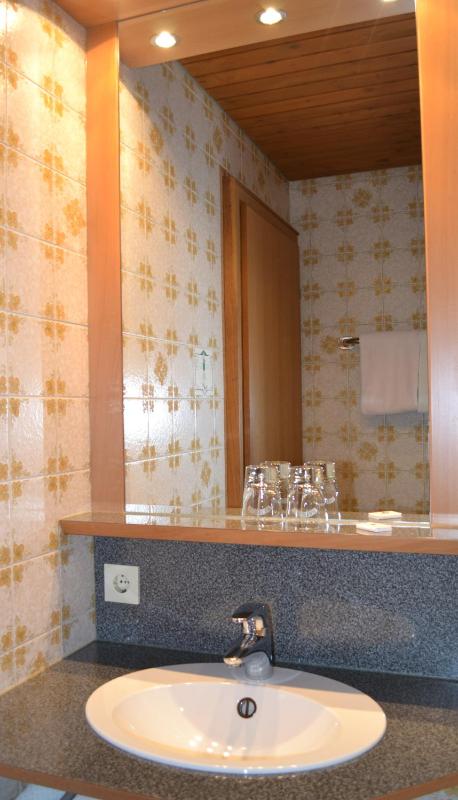 Superior Double Room with Balcony image 2