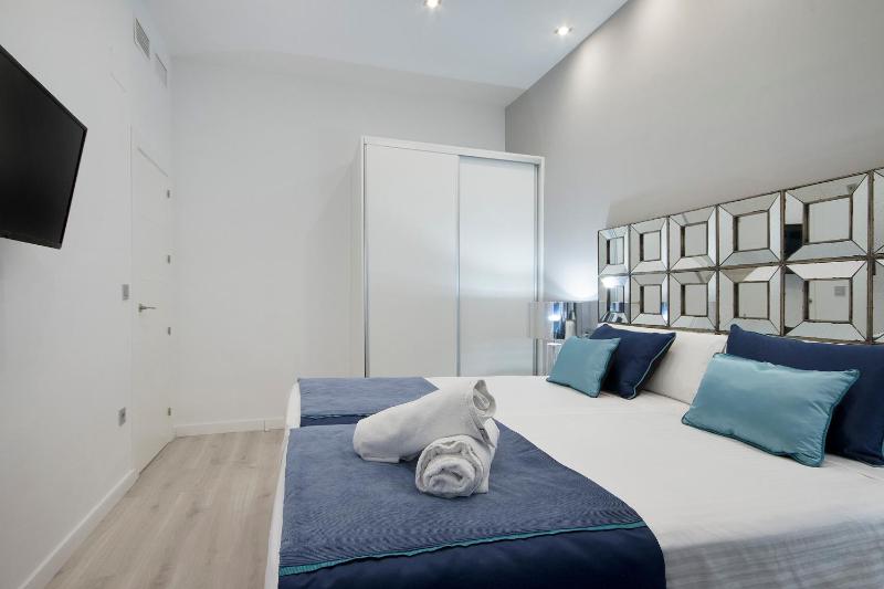 BiBo Suites Gran Vía - image 12