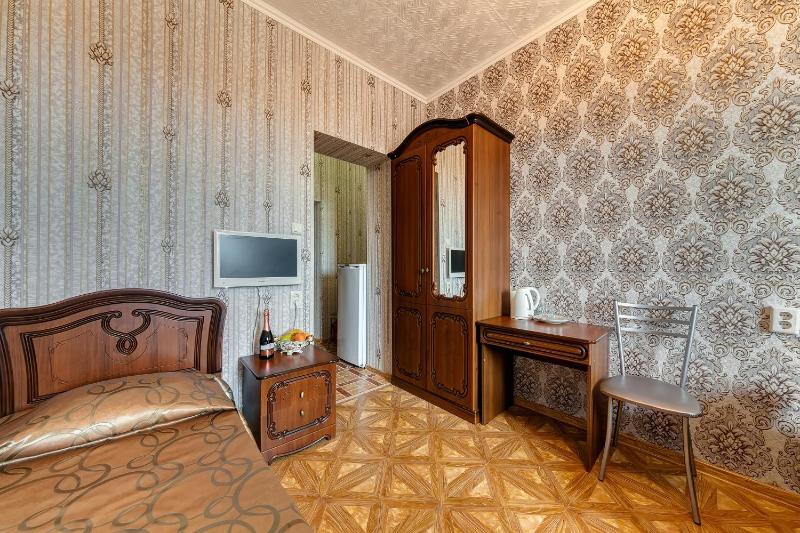 Standard Quadruple Room image 3