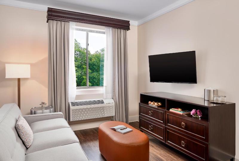 King Room image 2