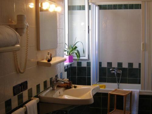 Double Room with View image 4