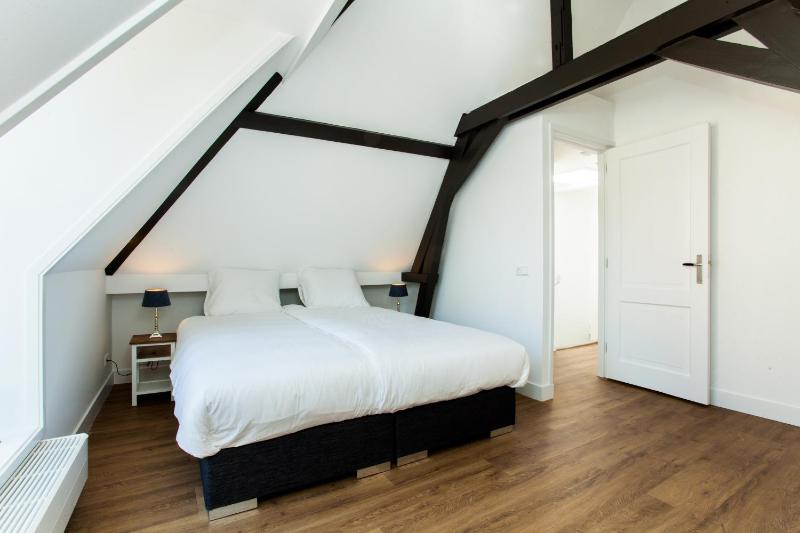 Apartment - Split Level image 3