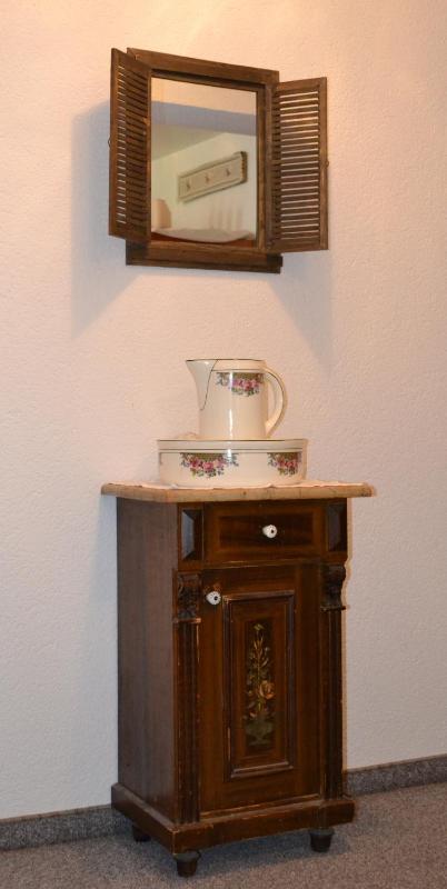 Single Room image 3