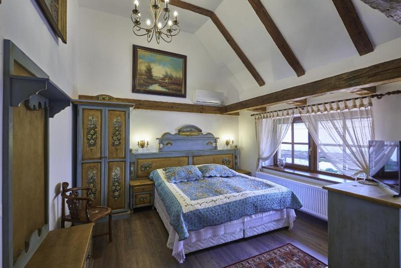 Superior Suite image 3