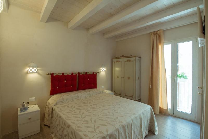 One-Bedroom Apartment image 3