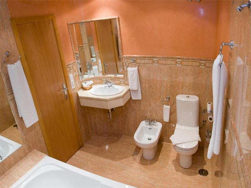 Suite with Spa Bath image 2