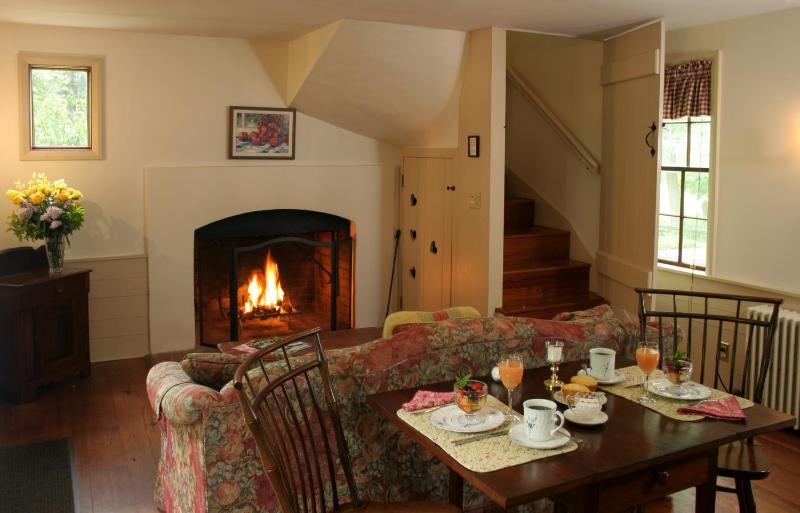 Deluxe King Suite image 2