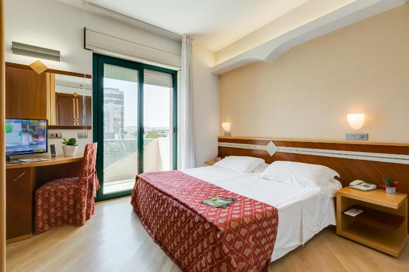Superior Triple Room with Sea View image 1