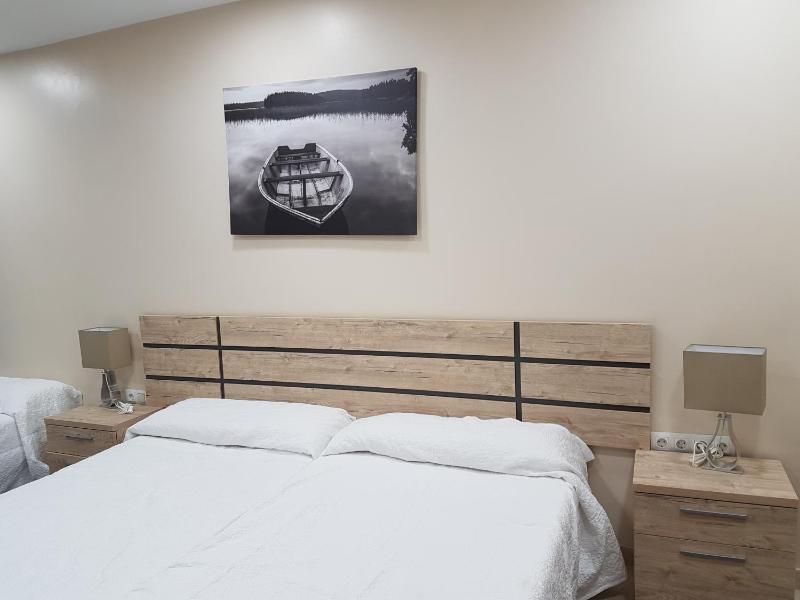 Triple Room with Private Bathroom image 2
