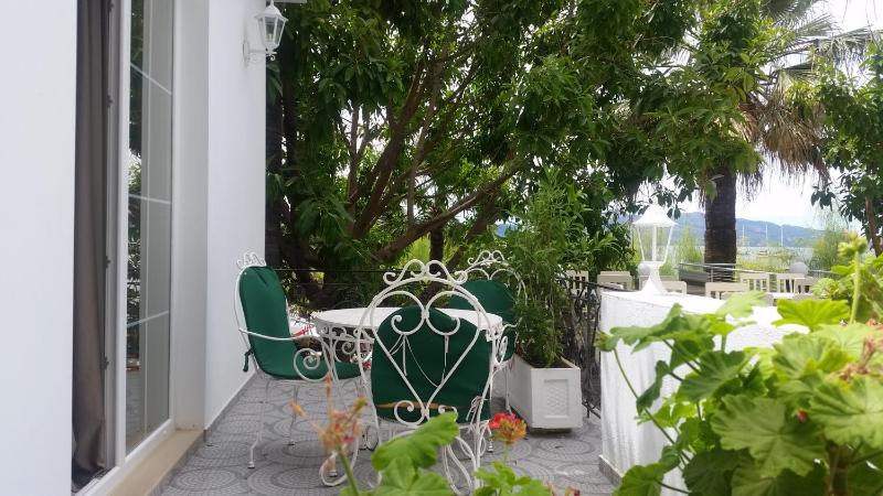 Deluxe Double or Twin Room with Balcony image 2