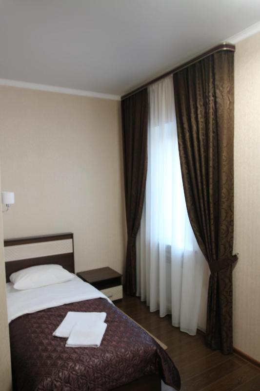Single Bed in Mixed Dormitory Room image 2