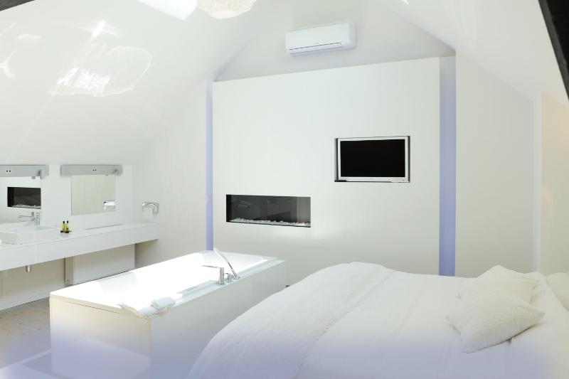Suite image 3