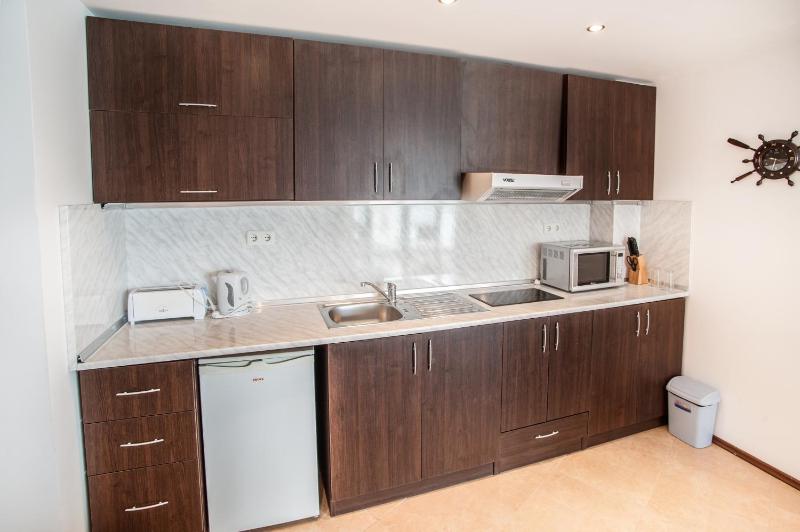 One-Bedroom Apartment with Sea View image 1