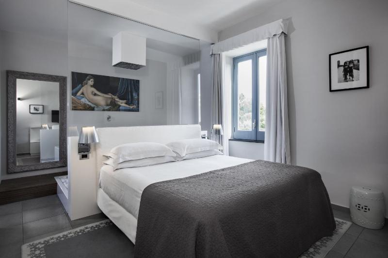 Superior Suite image 4