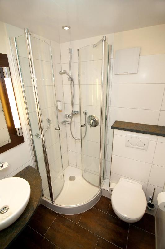 Single Room image 3