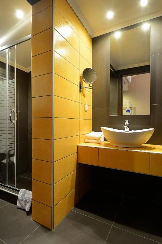 Double Room image 1