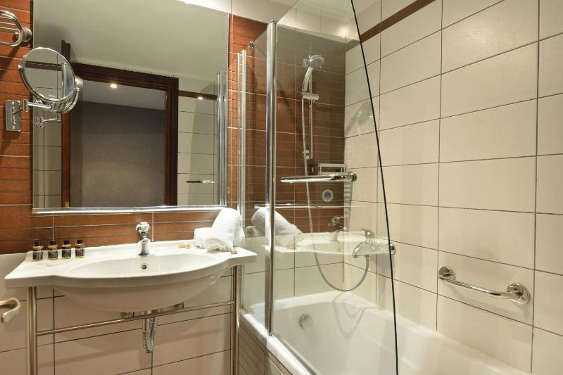Executive Maisonette with Sea View image 4