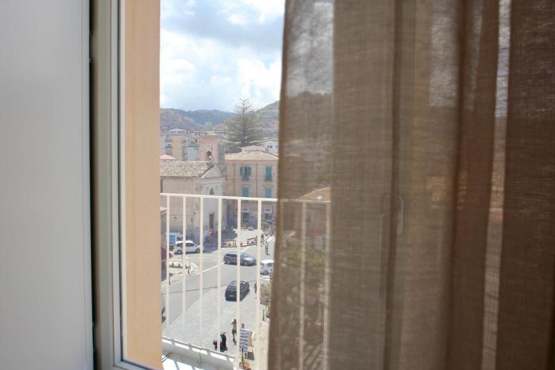 Townhouse Tropea - image 2