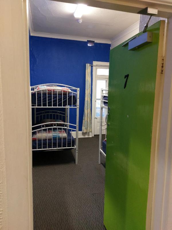 Adelaide Travellers Inn Backpackers Hostel - image 7
