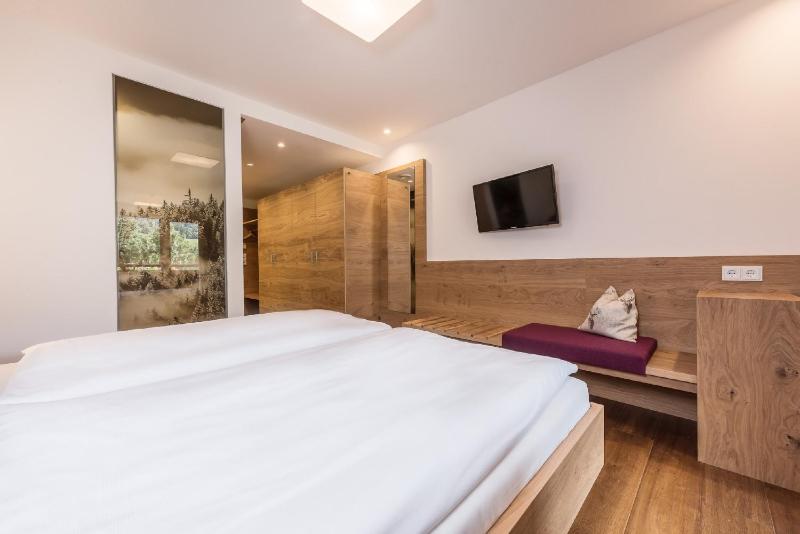 Superior Junior Suite image 3