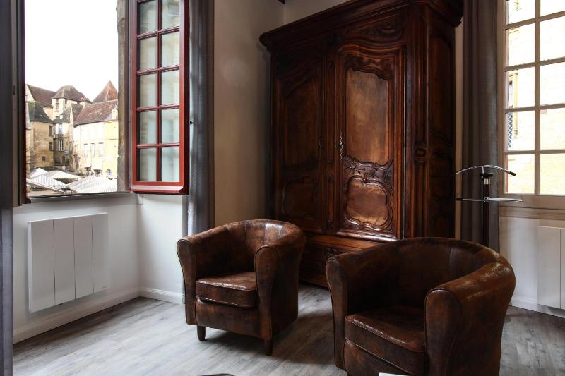 Studio Apartment image 4