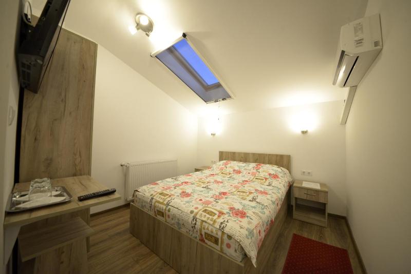 Standard Double Room image 2