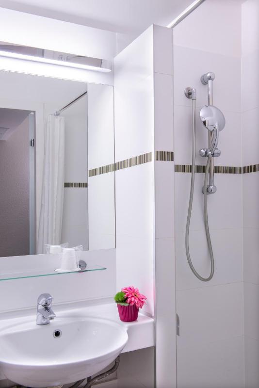 Double Room - Disability Access image 4