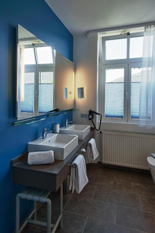 Double Room image 3