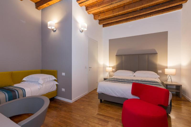 Triple Room image 3