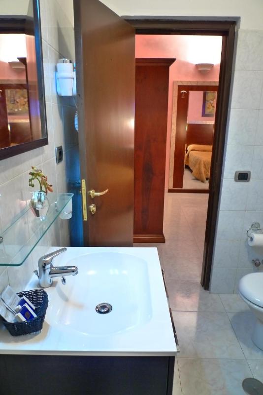 Double or Twin Room image 2