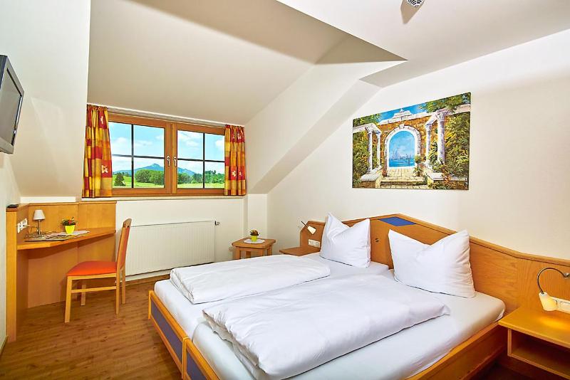 Standard Double Room image 2