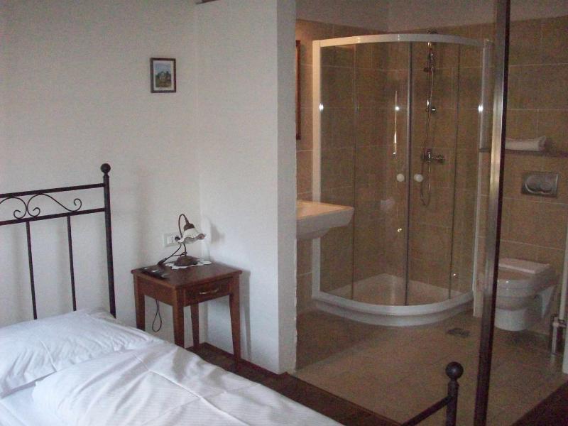 Single Room image 2
