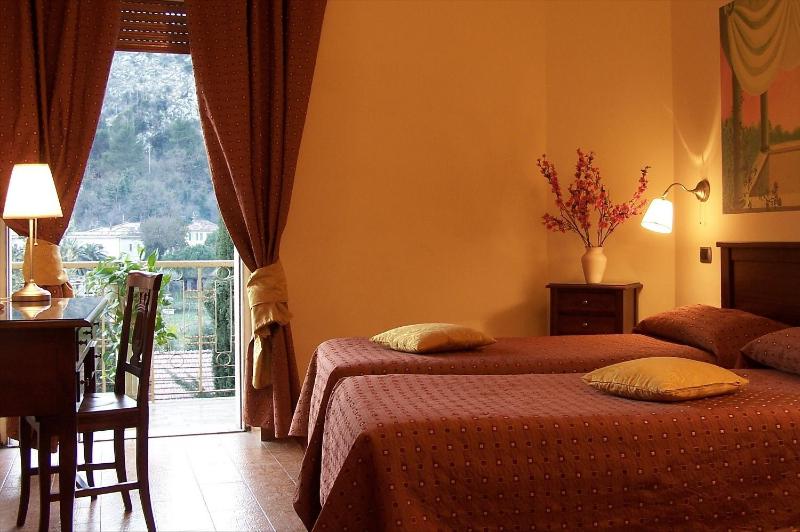 Double or Twin Room image 3
