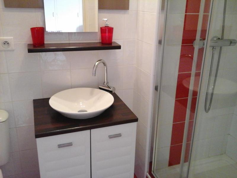 Comfort Triple Room with Shower image 4