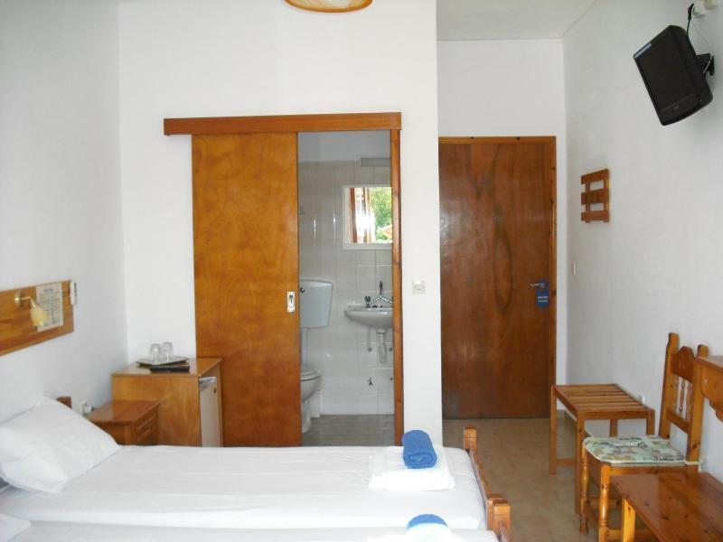 Anastasis Rental Rooms - image 15