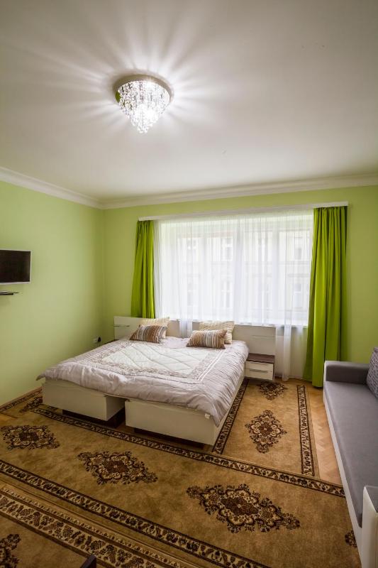 Luxury Air-Conditioned rooms in Old Town Bratislava - image 14