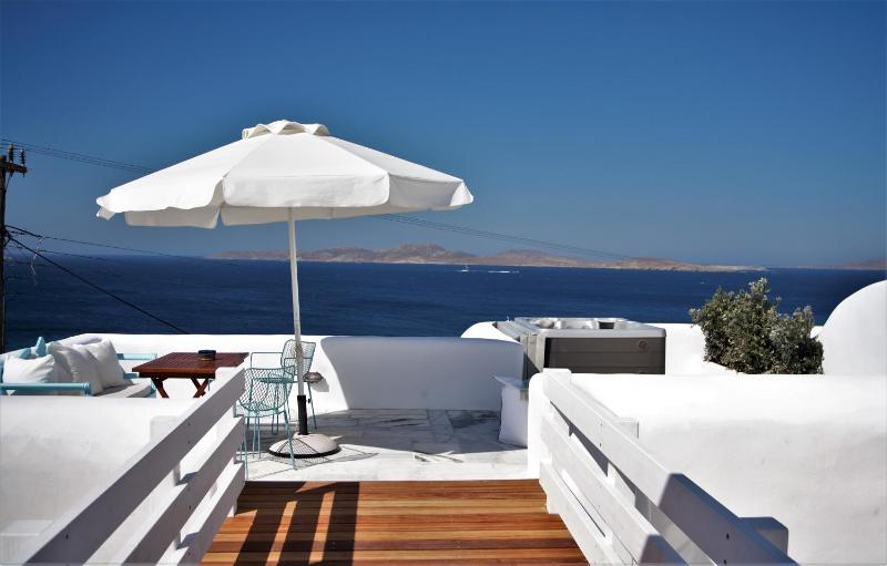 Suite with Outdoor Hot Tub and Sea View image 2