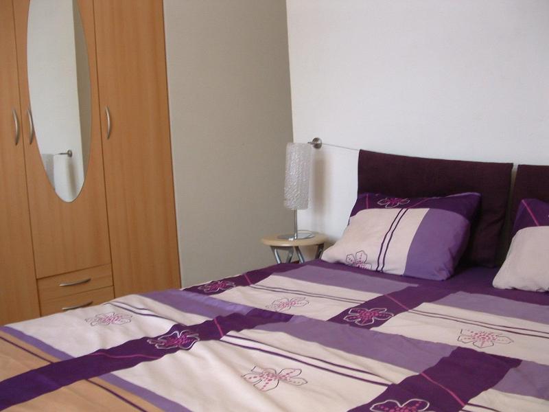 Two-bedroom apartment - Klimentska street image 3