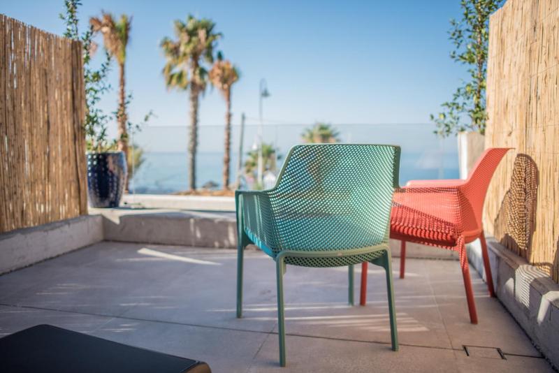 Double Room with Terrace and Sea View   image 2