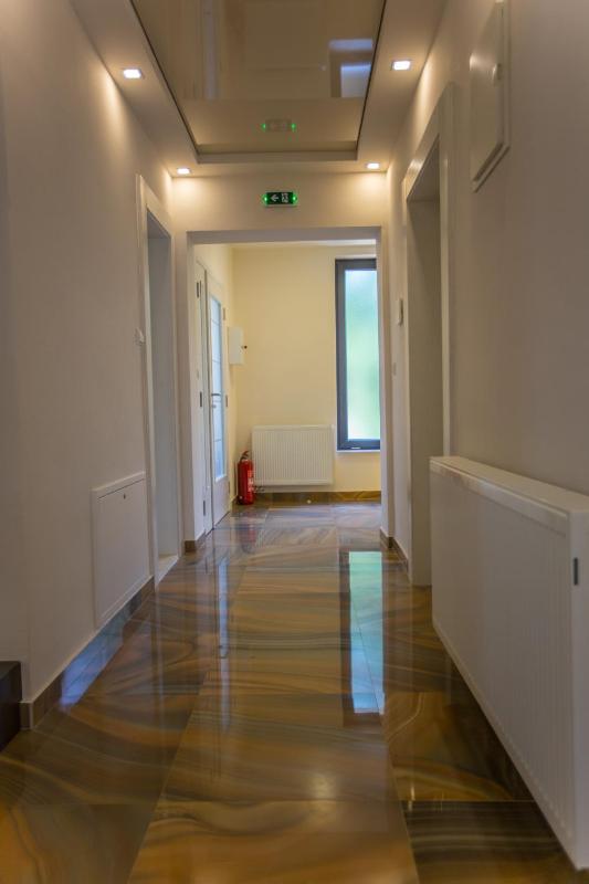 Villa Rose - image 6