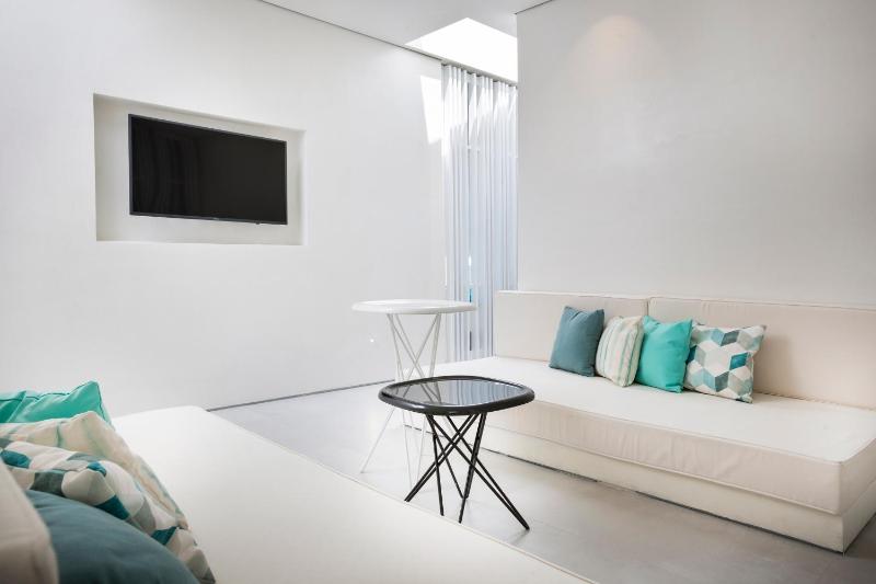 Dream Suite with Private Pool and Sea View image 4