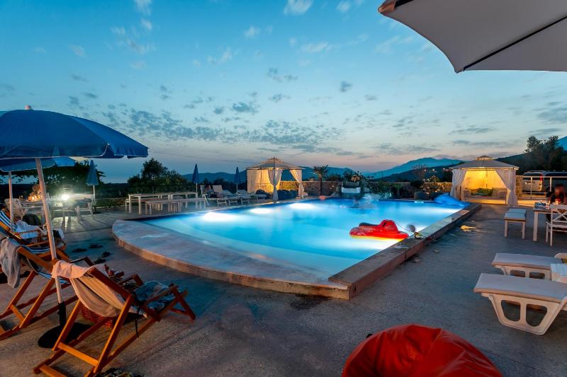 Apartment with Pool View  image 2