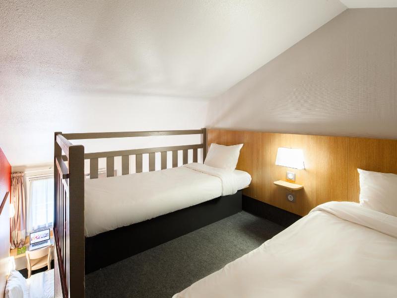 Quadruple Room - Non-Smoking image 4