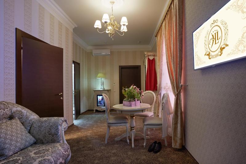 King Suite image 2