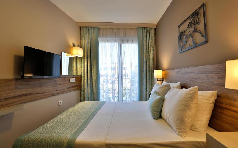 Standard Double Room image 1