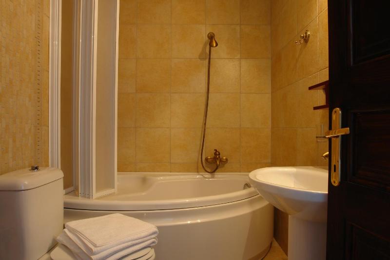 Superior Double Room with Garden View image 4